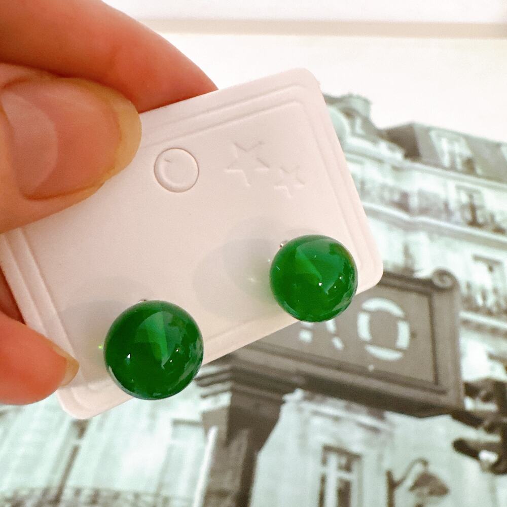 Brand New Shiny Emerald Green Ball Stud Earrings Simple Gift For Her Daily Wear